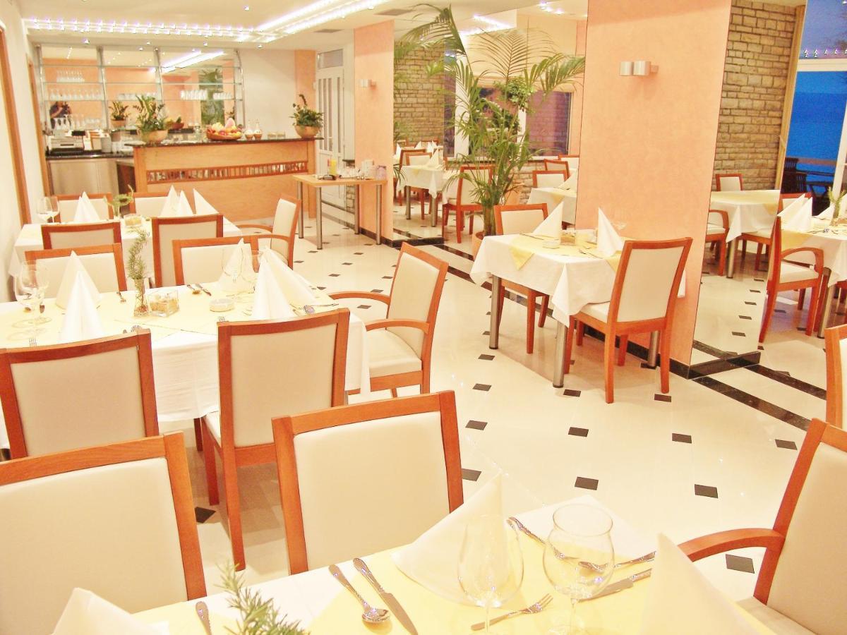 Hotel Sunce ポドストラナ エクステリア 写真