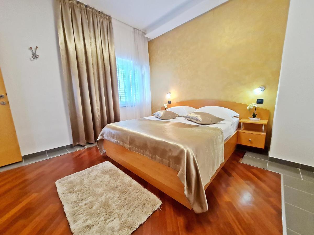 Hotel Sunce ポドストラナ エクステリア 写真
