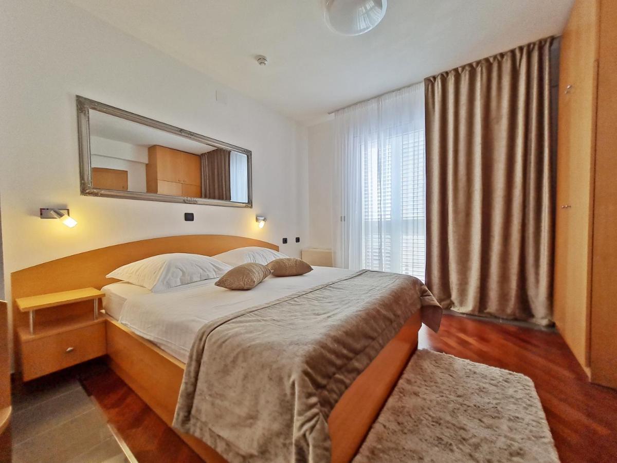 Hotel Sunce ポドストラナ エクステリア 写真