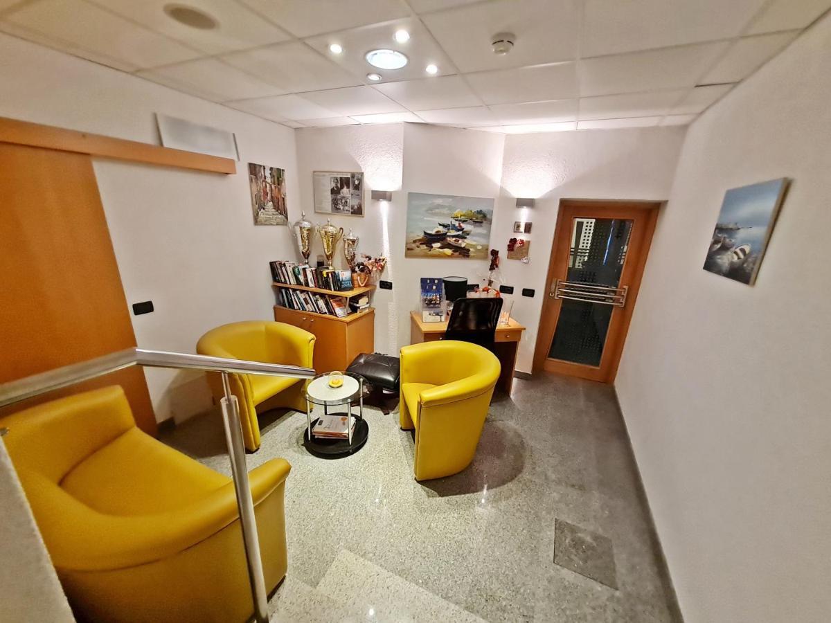 Hotel Sunce ポドストラナ エクステリア 写真