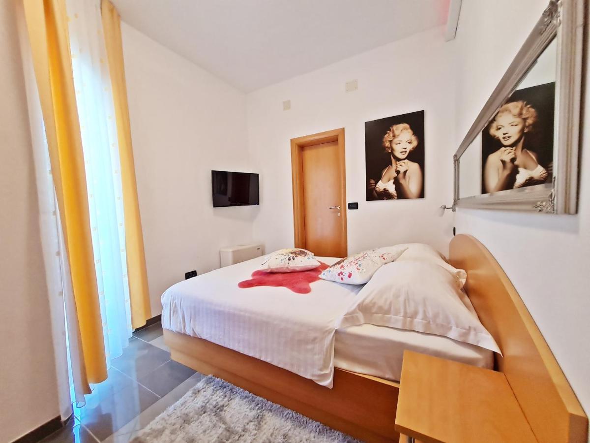 Hotel Sunce ポドストラナ エクステリア 写真