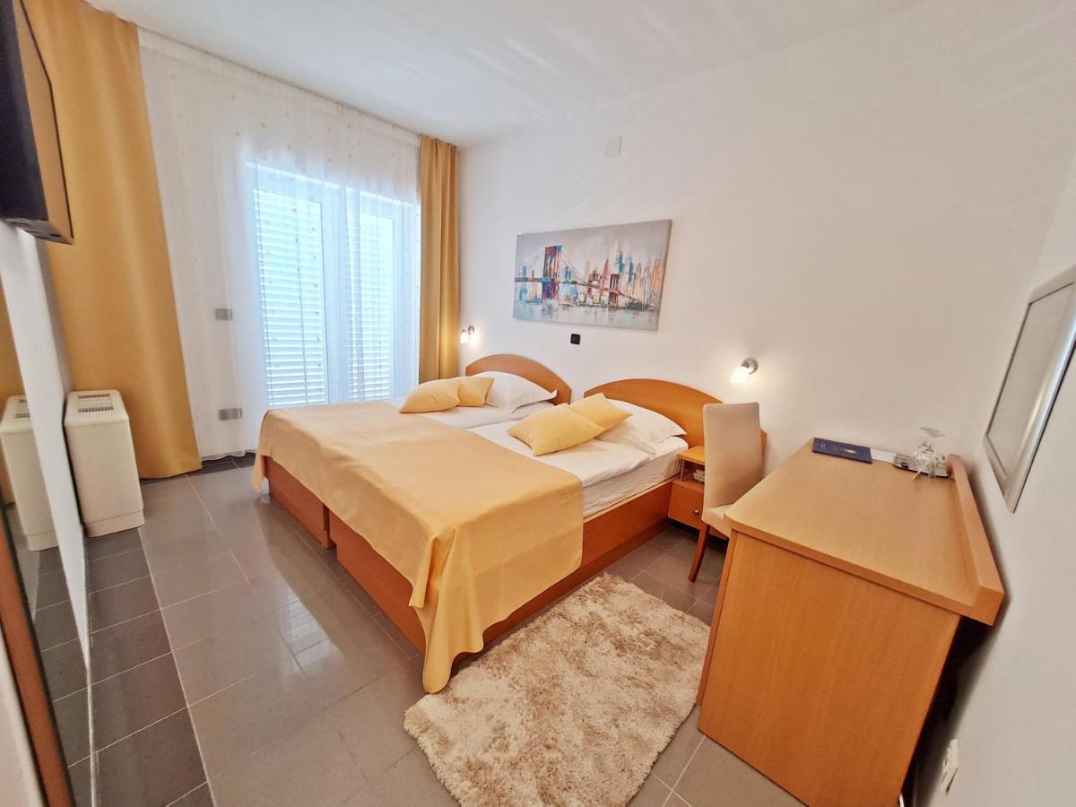 Hotel Sunce ポドストラナ エクステリア 写真